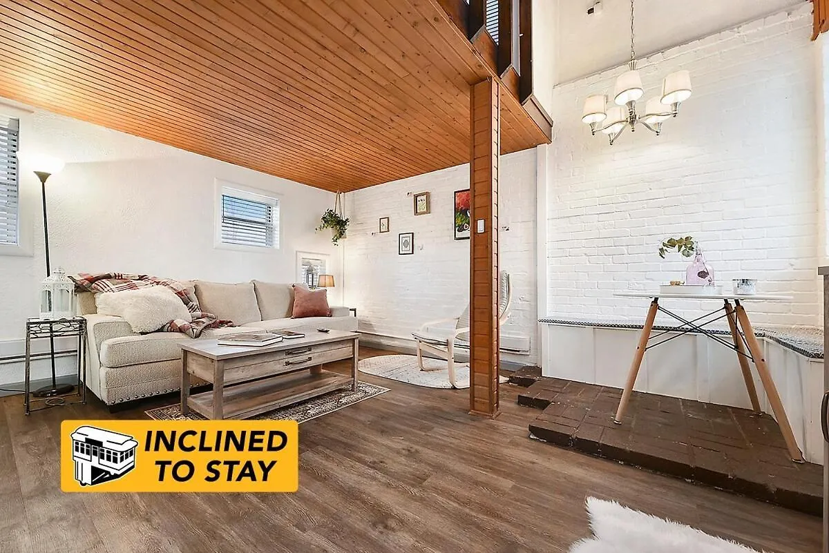 Сasa de vacaciones Villa Quiet Loft Sleeps 4, Bright, Beautiful, With Parking Pittsburgh